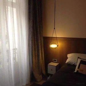 image_8-214.jpg Lampa wisząca Api z szkła w kształcie komórki roślinnej