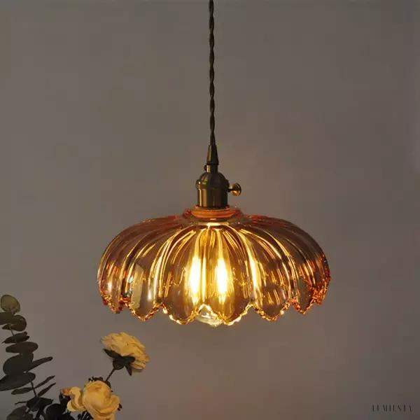Szklana elegancka lampa wisząca w kształcie płatków