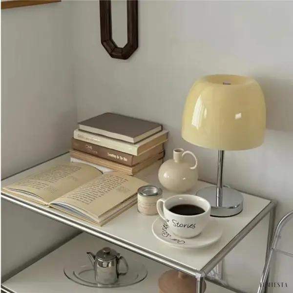 image_8-358.jpg Minimalistyczna lampa stołowa Bauhaus z kolorowym kloszem