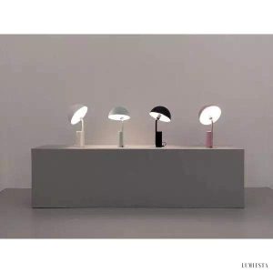 Lampa stołowa Cap z regulowanym kloszem w nowoczesnym stylu