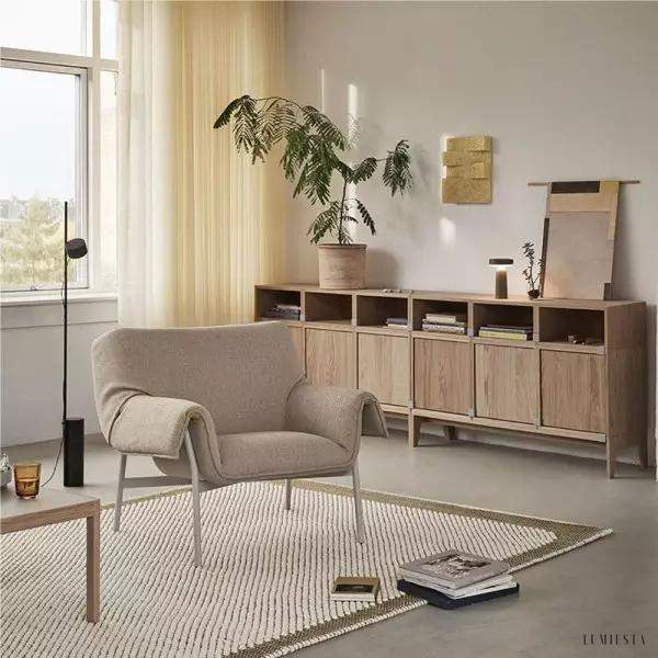 Lampa przenośna Muuto Ease minimalistyczny styl i funkcjonalność