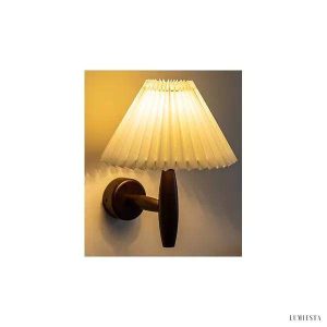 Lampa ścienna z drewna z kloszem z tkaniny kremowa