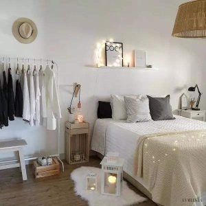 Nowoczesna lampa ścienna Fix z drewna w stylu skandynawskim