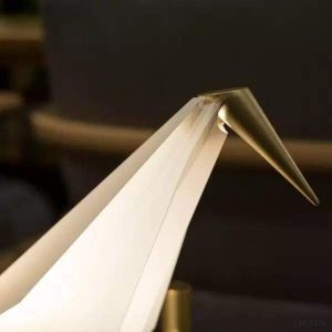 image_8-47.jpg Żyrandol Birdy w stylu rzeźbiarskim z akrylu