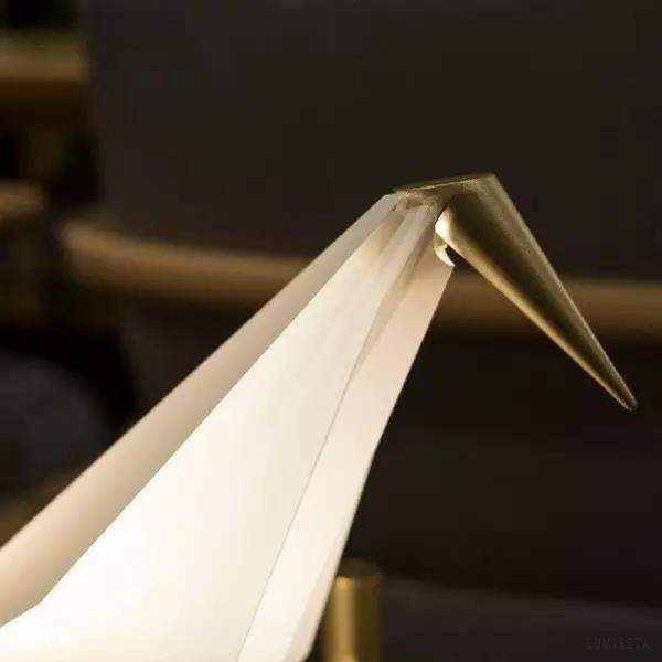 image_8-47.jpg Żyrandol Birdy w stylu rzeźbiarskim z akrylu