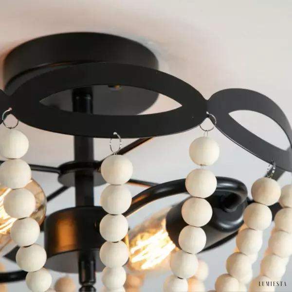 Lampy sufitowe w stylu rustykalnym z drewnianymi koralikami