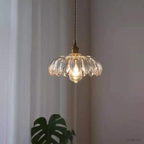 Szklana elegancka lampa wisząca w kształcie płatków