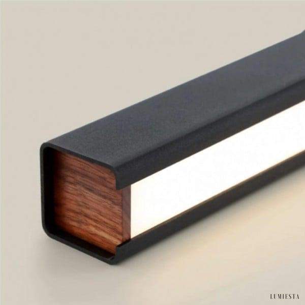 Lampa wisząca LED metalowa czarna podłużna, boczny widok smukłej oprawy
