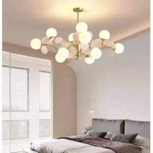 Lampa wisząca w kształcie kulek w pastelowych kolorach