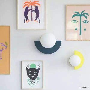 Kolorowa lampa ścienna Nordic Candy z szklanym kloszem