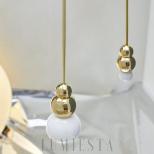 Lampa wisząca Ball Series - detal metalowych kul na zawieszeniu