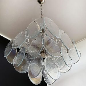 Lampa wisząca Vintage Murano 49 cm, boczny widok metalowej konstrukcji i szkła