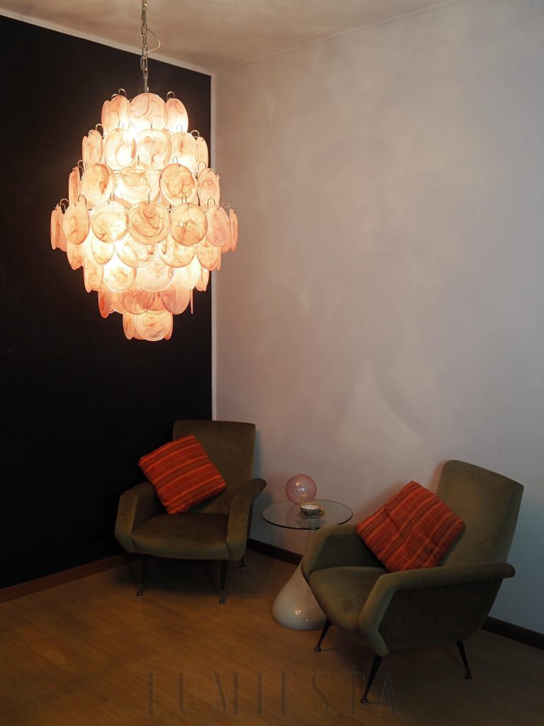 Lampa wisząca Vintage Murano Różowy Dysk 75cm - zbliżenie na różowe szkło i metalowe wykończenie
