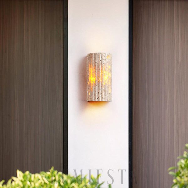 Petra - Beżowa lampa ścienna, półwalec z trawertynu