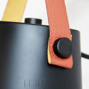 Stylowa lampa ścienna metalowy klosz, drewniany uchwyt