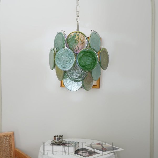 Lampa wisząca Murano w stylu vintage - widok od dołu na zielone szklane elementy