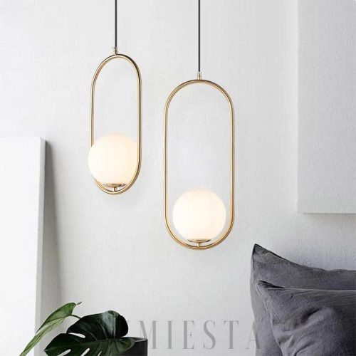 Giras - złota lampa wisząca z mleczną kulą i prostym zawieszeniem