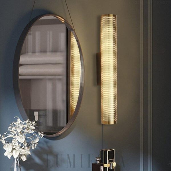 Lampa ścienna w złotym kolorze w nowoczesnym stylu - kinkiet tubowy o prostym, eleganckim kształcie