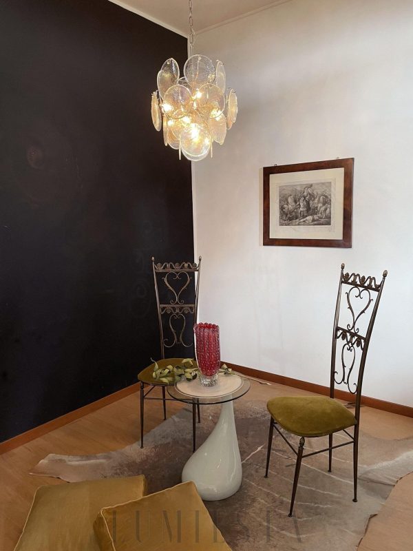 Vintage Murano 45 cm - zbliżenie na irydyzujące szkło i metalową konstrukcję lampy