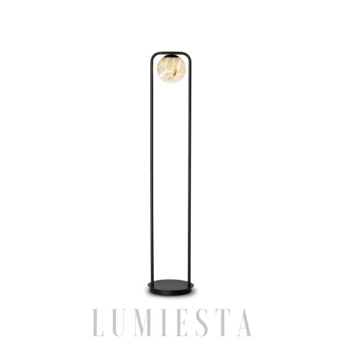 Lampa podłogowa z alabastrowym kloszem Tribeca, widok całej formy i miękkiego światła