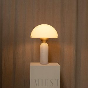 Peono - Alabastrowa lampa stołowa ze szklanym kloszem, biała ze złotym akcentem, 30 x 45 cm