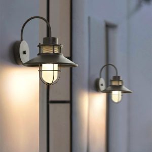 Lampa ścienna ogrodowa Vintage Felix 25 cm czarna - detal szkła i metalowego korpusu