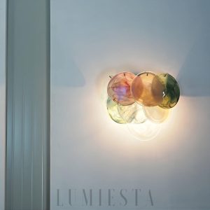 Kinkiet Murano Rainbow - boczny widok na szklany dysk i metalowe mocowanie
