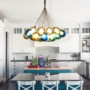 Lampa wisząca z wielokolorowymi kulami nowoczesny żyrandol