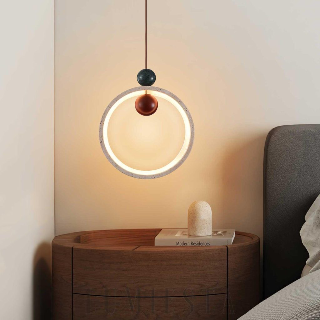 Orvion - beżowa kamienna czasza lampy wiszącej, widok z boku