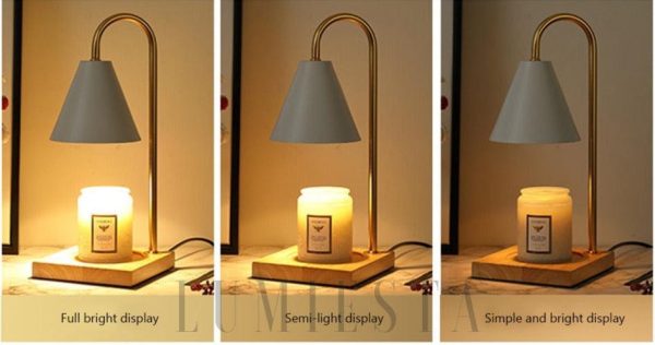 Lampka biurkowa z metalowym kloszem, widok z boku i prosta podstawa