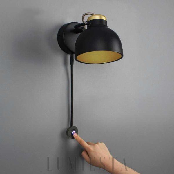 Nowoczesna lampa ścienna industrialna, czarny metal i okrągły klosz z boku