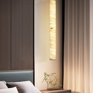 Elegancka lampa wisząca z alabastru, biało-złota