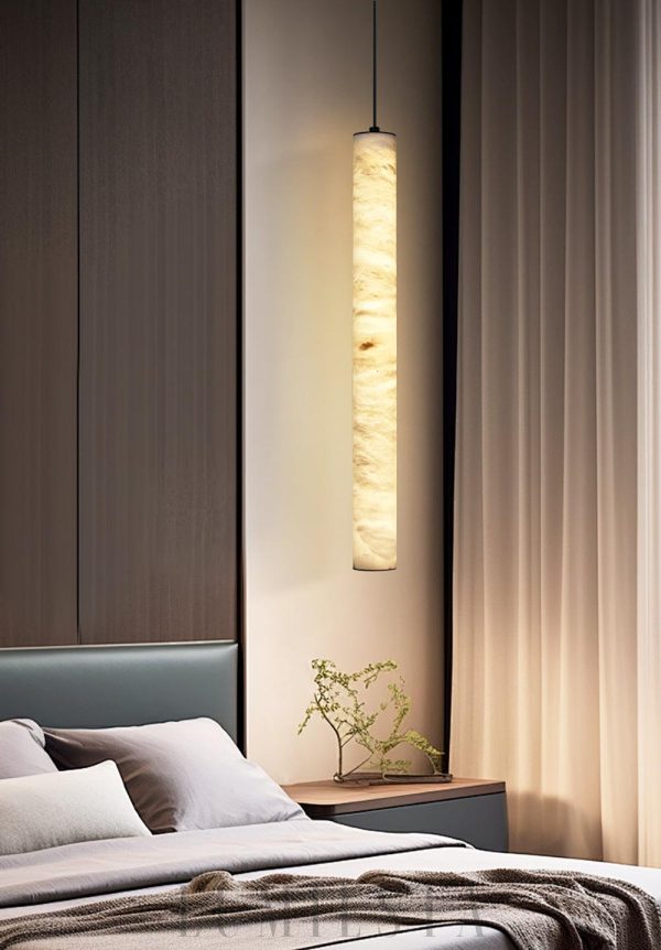 Elegancka lampa wisząca z alabastru, biało-złota