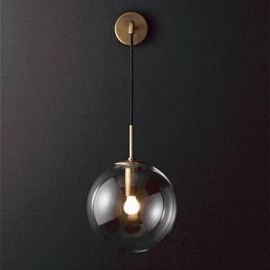 Elegancka wisząca lampa kula ze szkła i metalu