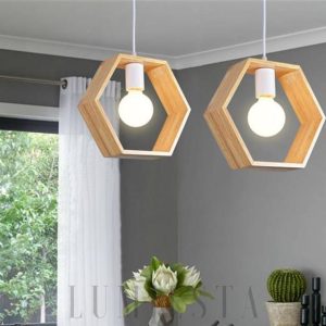 Nowoczesna lampa wisząca trójkątna z drewna - widok pod kątem