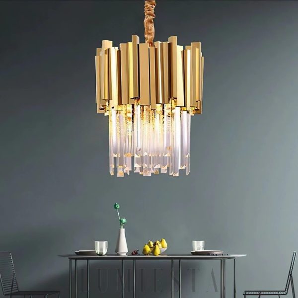 Luksusowa złota lampa Bourbons kryształowa 30x41 cm - widok od przodu z wieloma kryształowymi zwisami