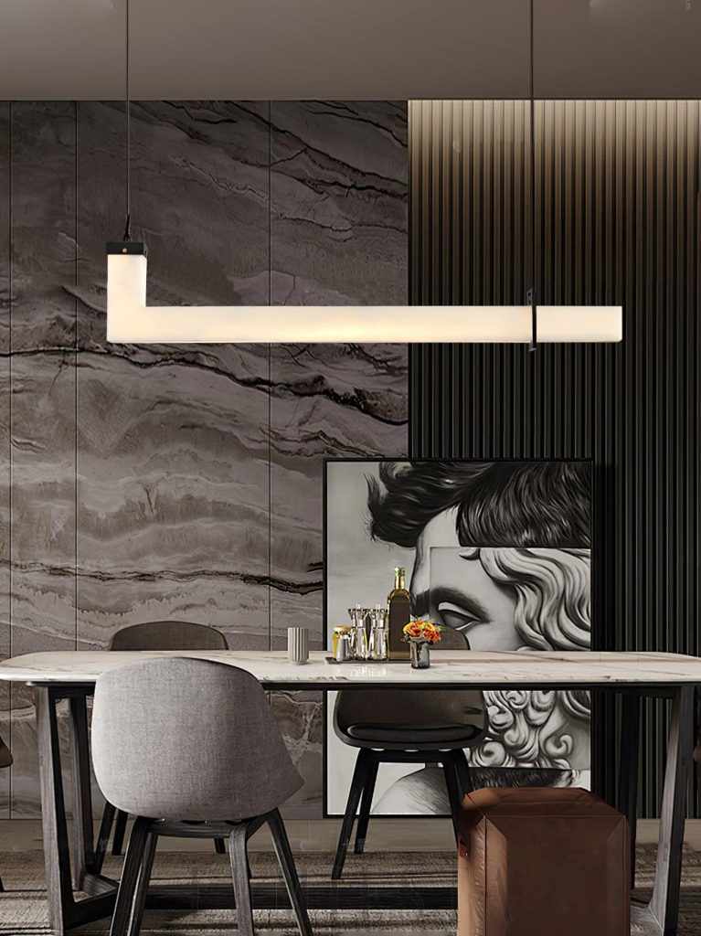 Biała lampa wisząca Axis z alabastru, linearna 120 cm - bok oprawy