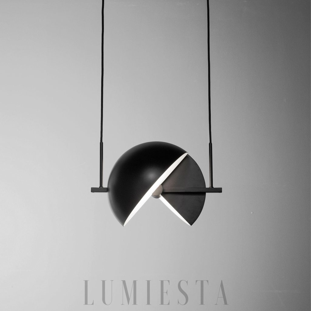 Lampa wisząca Trapeze 28 cm czarna - widok od dołu i otwarta forma