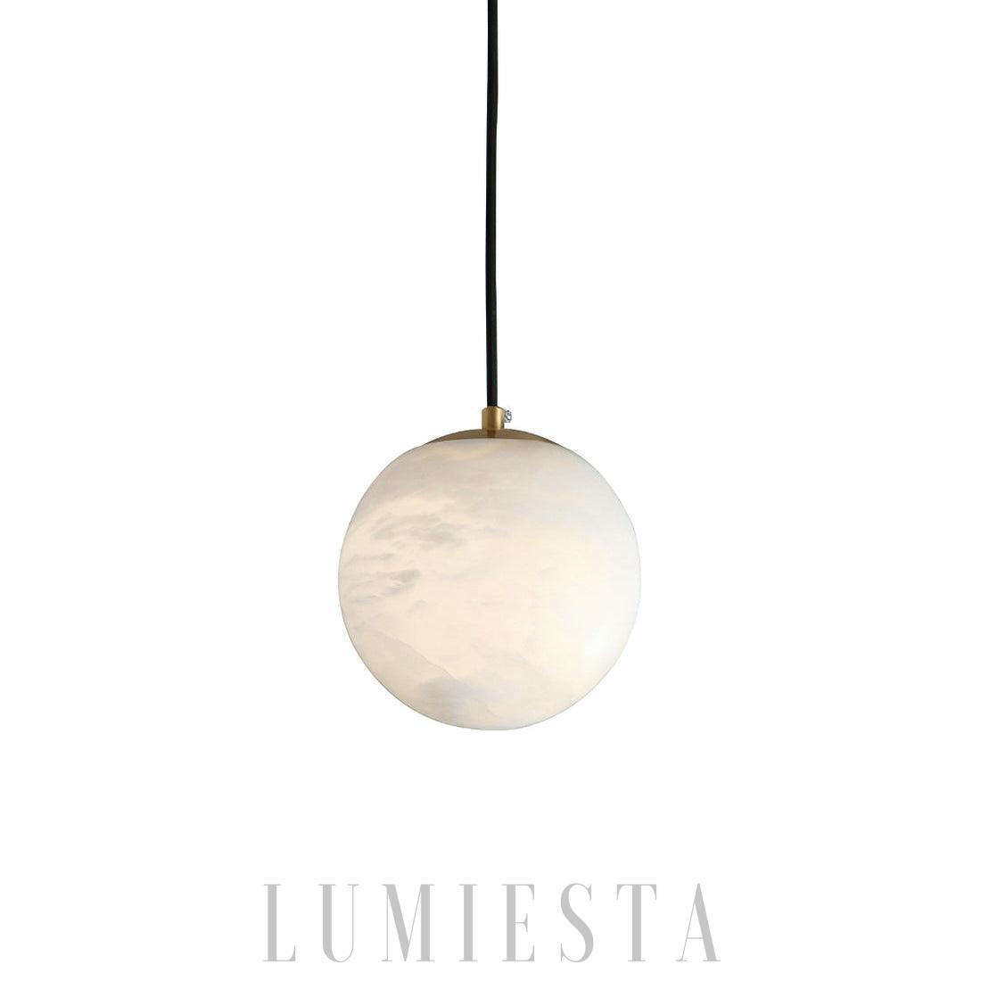 Sphaera - lampa wisząca z alabastru kula