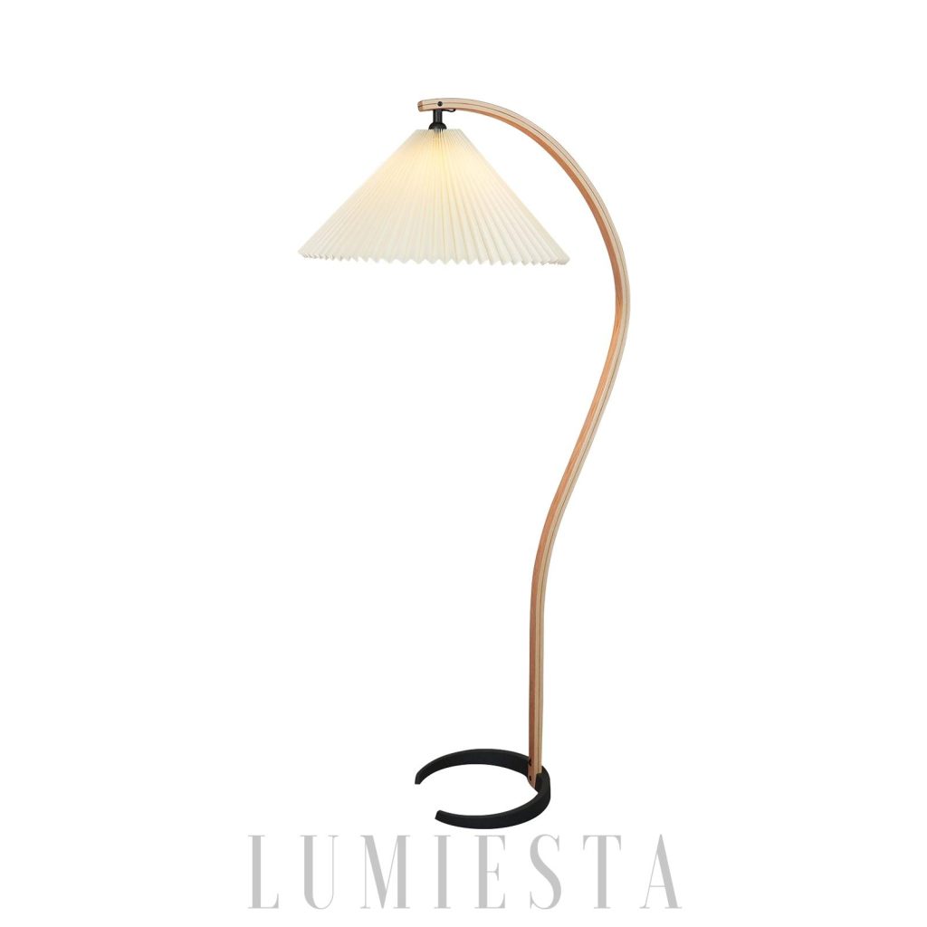 Lampa podłogowa drewno skandynawska Capri 72 cm — drewniany łuk z białym abażurem na białym tle