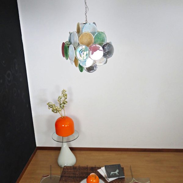 wm_17262857949666022491.jpg Witryna z kolorowym żyrandolem Murano o średnicy 49cm