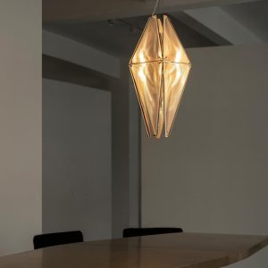 Fragment 08 - lampa wisząca ze stali nierdzewnej w chromie, boczny profil