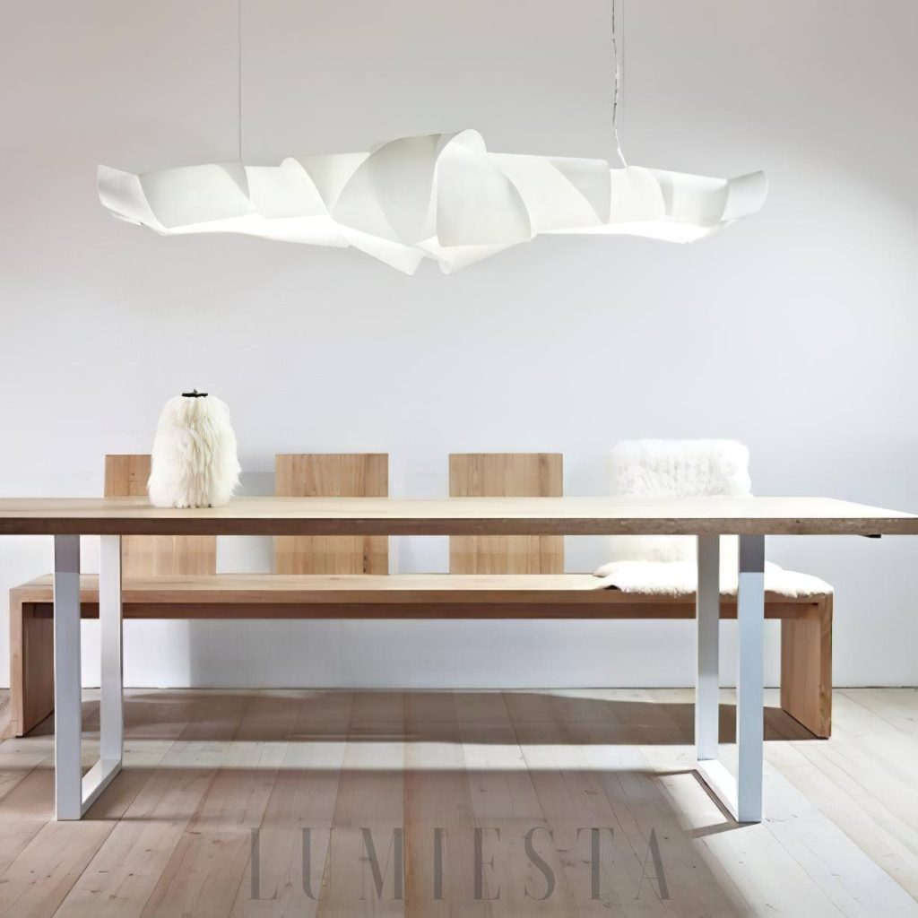 Lampa wisząca Caterpillar - detal białych metalowych pierścieni i akrylowych osłon