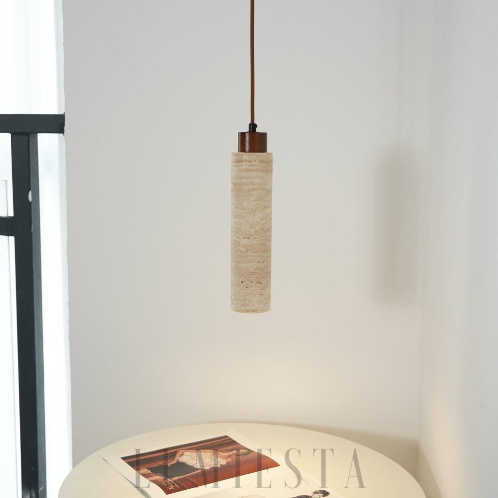 Lampa wisząca z trawertynu - dolny widok pojedynczego punktu światła