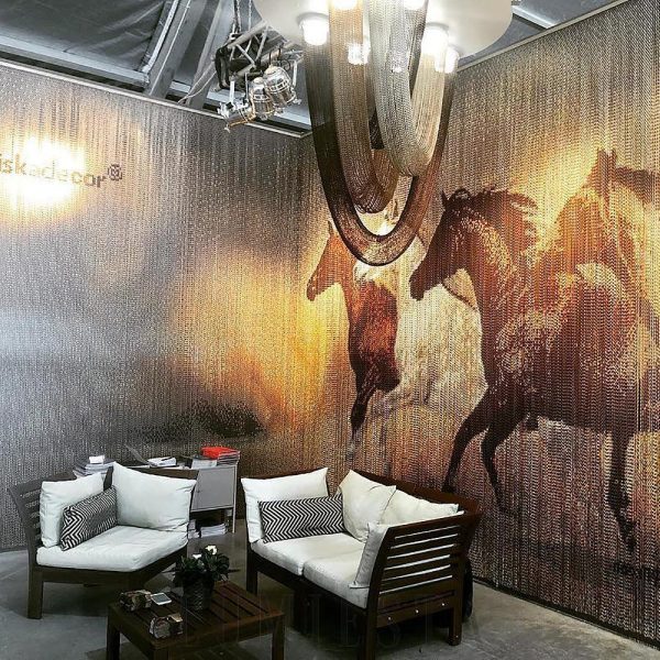 Lampa sufitowa Aura w kształcie linki z różnymi kolorami