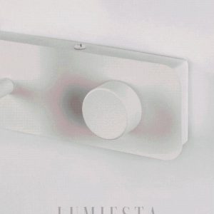 Nowoczesna lampa ścienna biała stylowy detal w sypialni