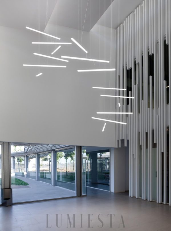 Halo Jewel 2350/2351 złoto-czarna - widok na wiszącą, okrągłą konstrukcję lampy