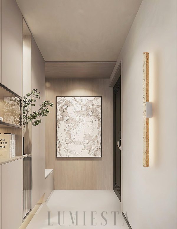 Długa wąska lampa ścienna z trawertynu 86cm beżowa