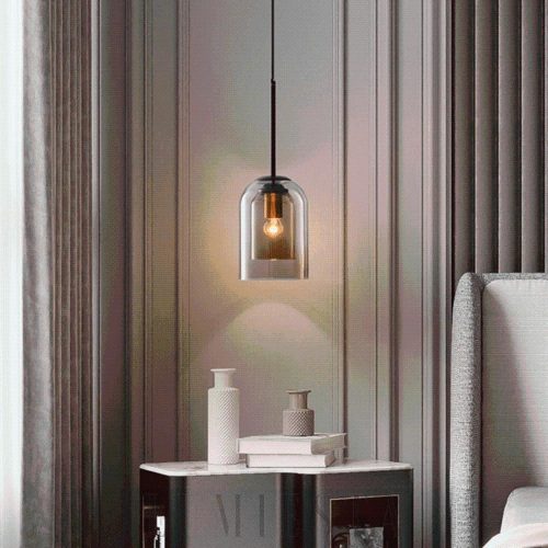 Stylowa lampa wisząca szklana w kształcie klosza z boku