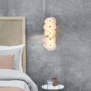 Lut - Złota lampa ścienna z alabastrem — luksus i styl